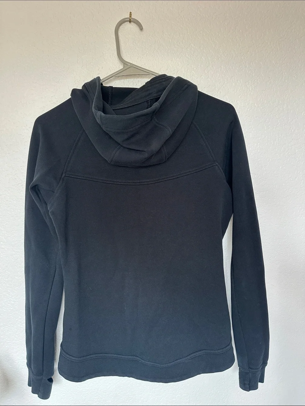 Women’s black Nike tech fleece zip up hoodie!